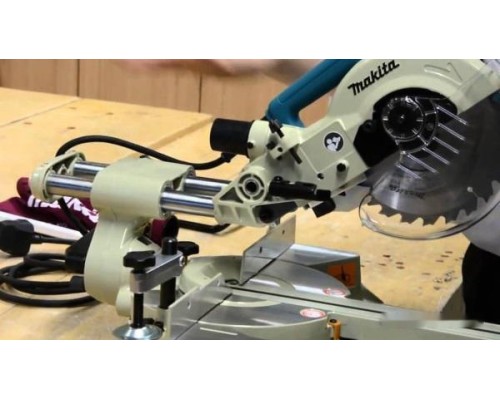 Торцовочная пила Makita LS0714FLN