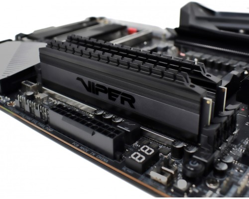 Модуль памяти Patriot Viper 4 Blackout 2x8GB DDR4 PC4-24000 PVB416G300C6K