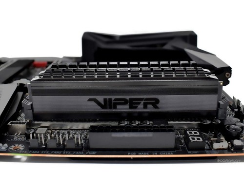 Модуль памяти Patriot Viper 4 Blackout 2x32GB DDR4 PC4-25600 PVB464G320C6K