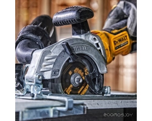 Дисковая (циркулярная) пила DeWALT DCS571N-XJ (без АКБ)