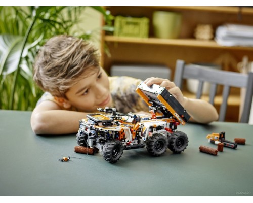 Конструктор Lego Technic 42139 Внедорожный грузовик