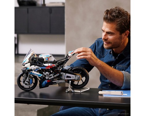 Конструктор Lego Technic 42130 BMW M 1000 RR