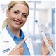 Электрическая зубная щетка Oral-B Smart 5 5000N